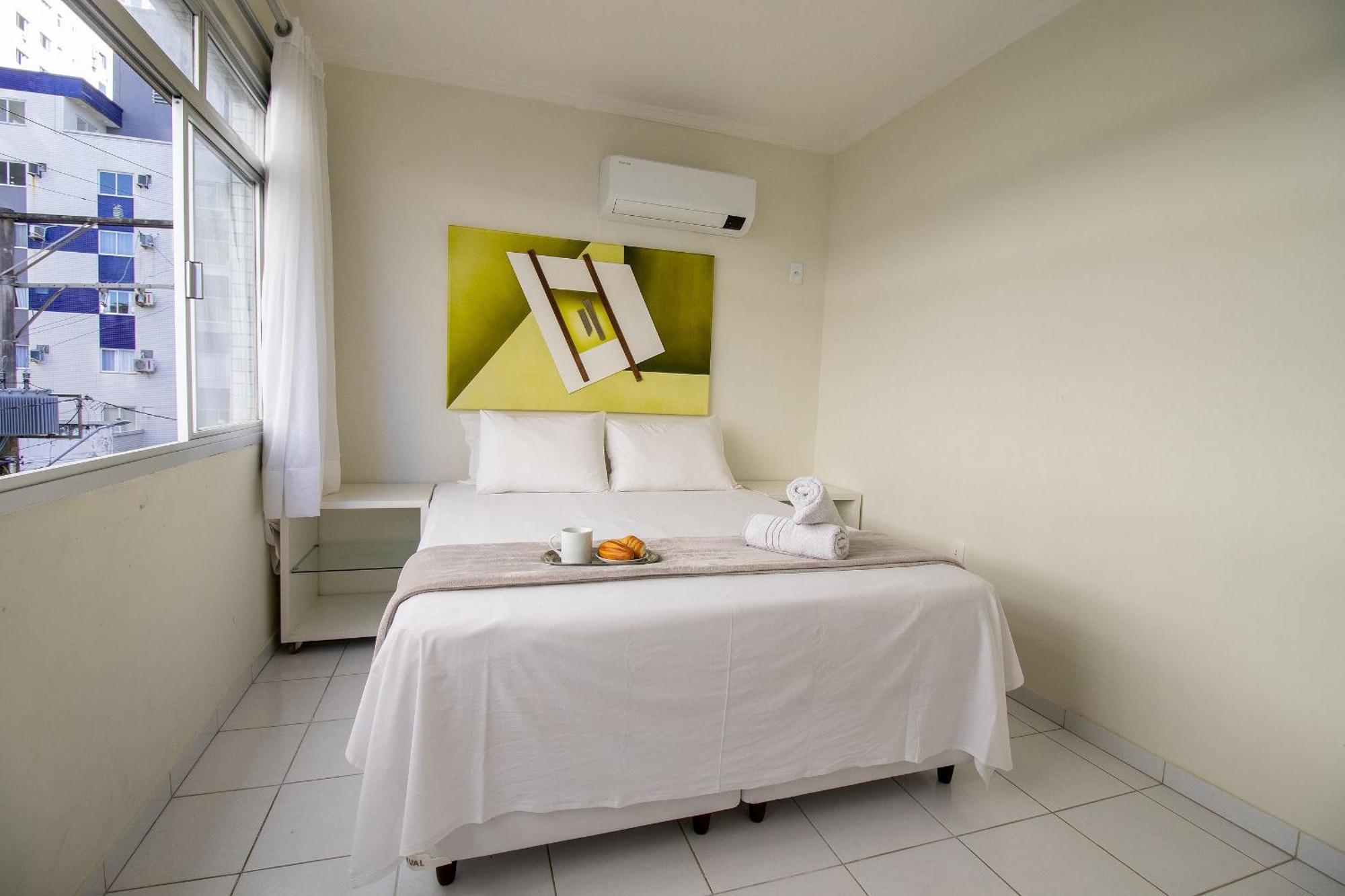 Apu24 - Esq Com Av Atlantica, 4 Dorm, Climatizado Apartamento Balneário Camboriú
