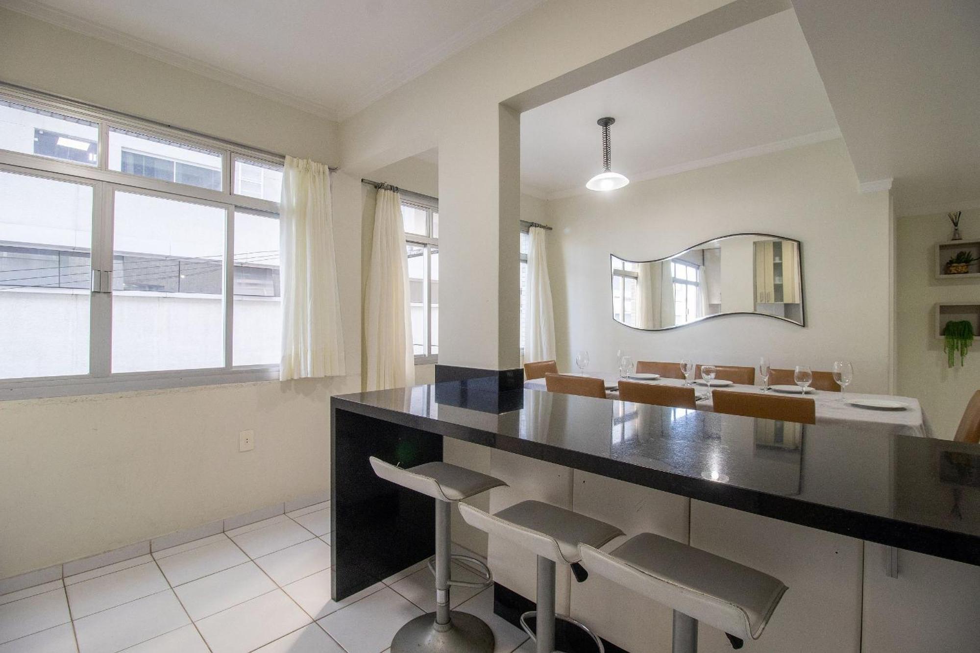 Apu24 - Esq Com Av Atlantica, 4 Dorm, Climatizado Apartamento *