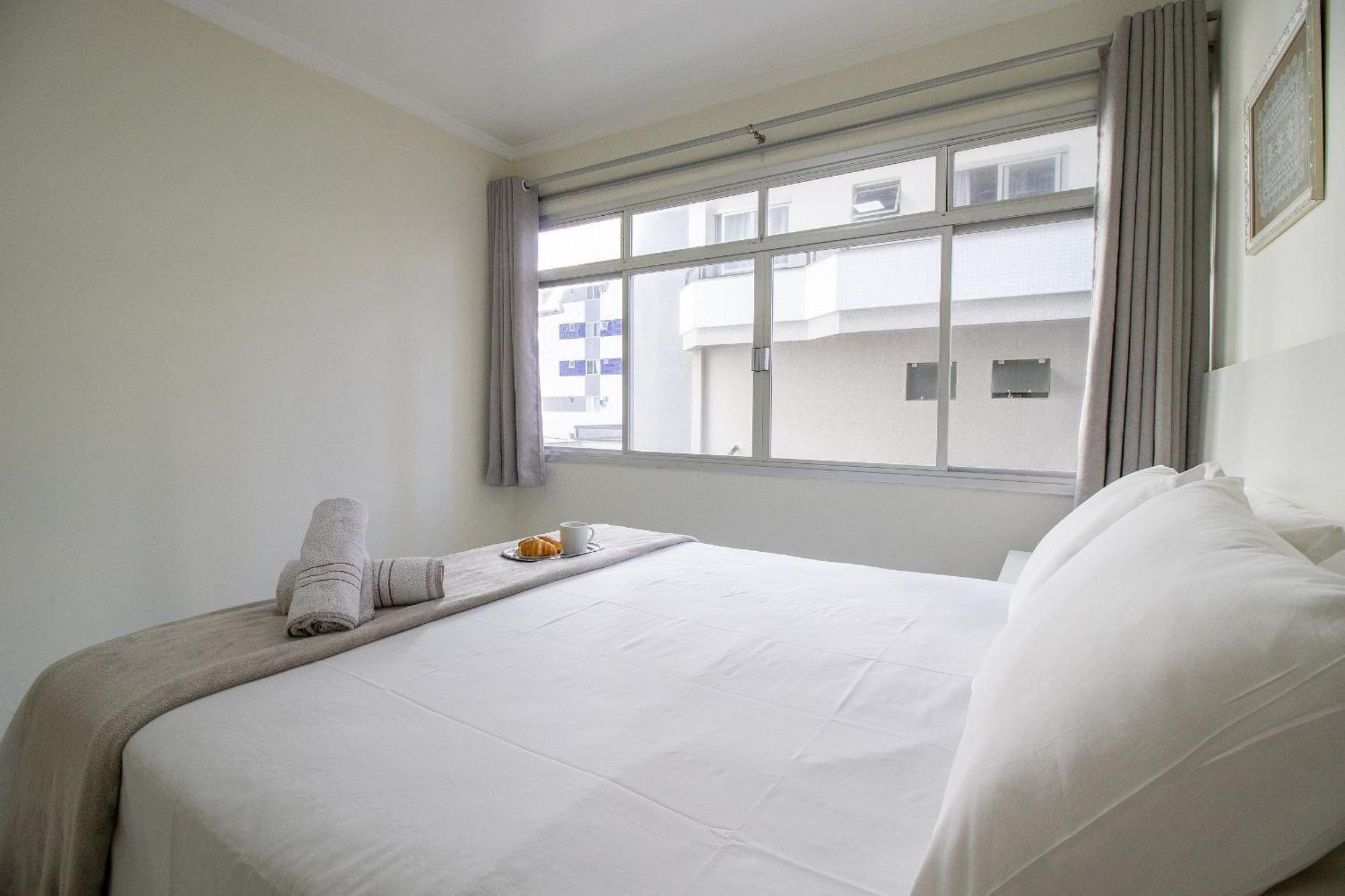 Apu24 - Esq Com Av Atlantica, 4 Dorm, Climatizado * Balneário Camboriú