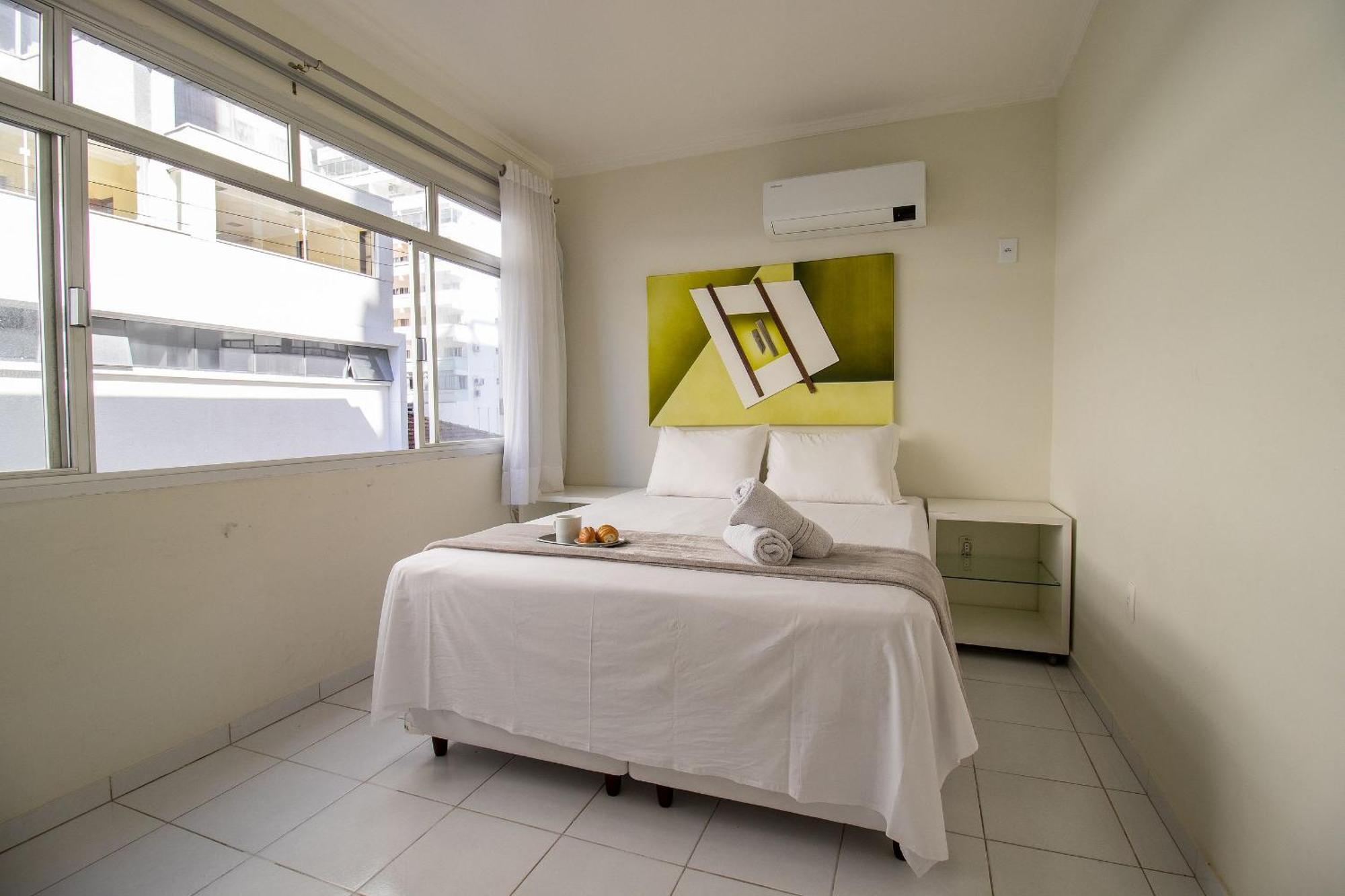 Apu24 - Esq Com Av Atlantica, 4 Dorm, Climatizado * Balneário Camboriú